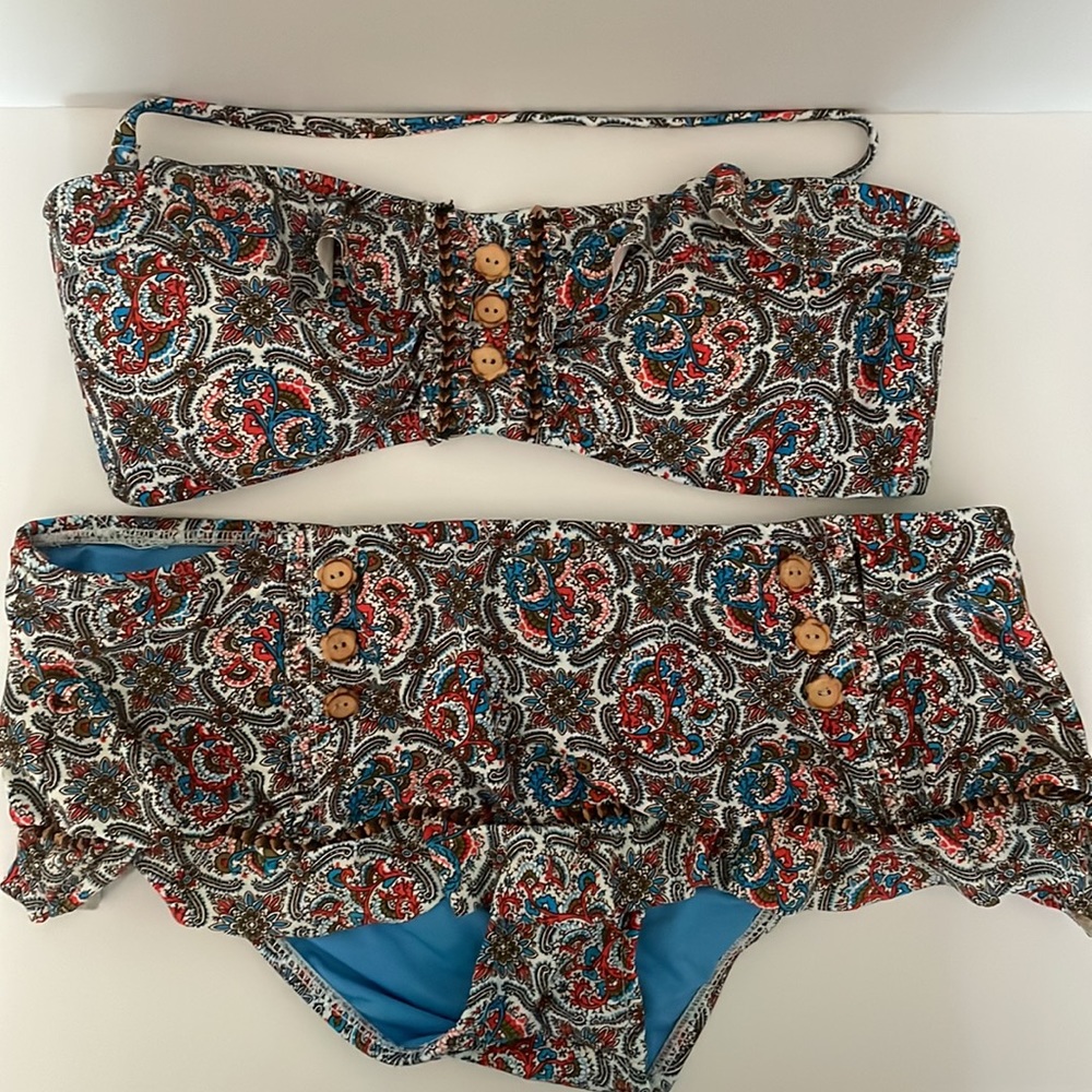 LUCKY BRAND 2 piece swimsuit convertible top M bottoms L EUC